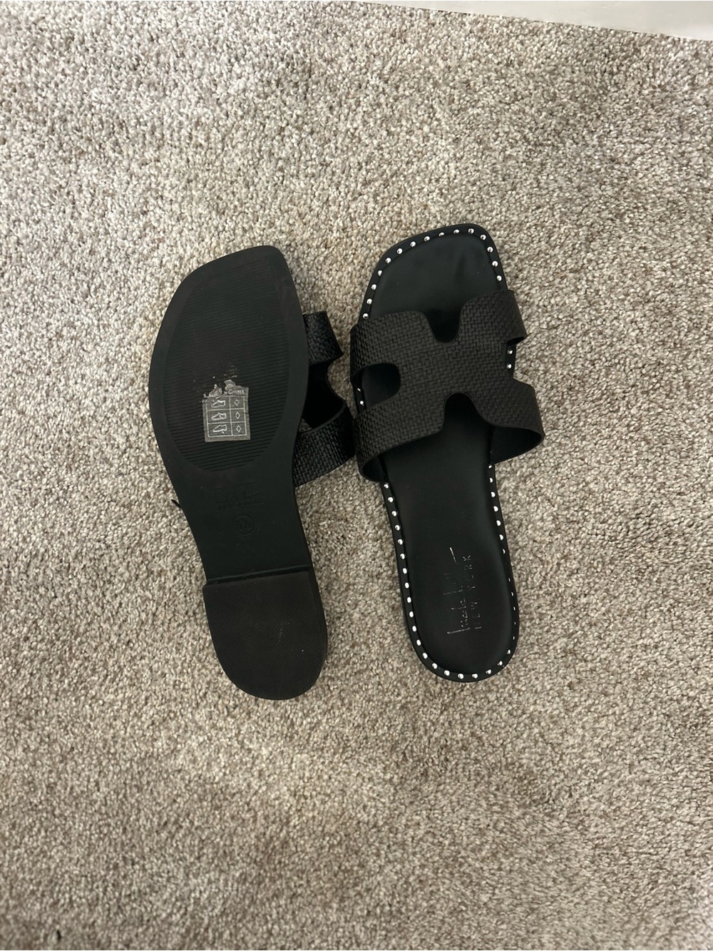 black sandals - Picture 3 of 3
